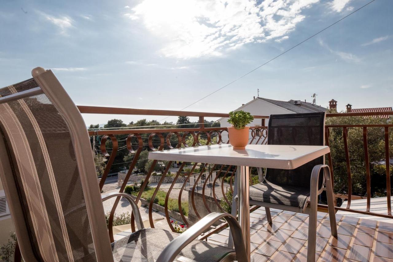 Apartments Tartuga Раб Экстерьер фото